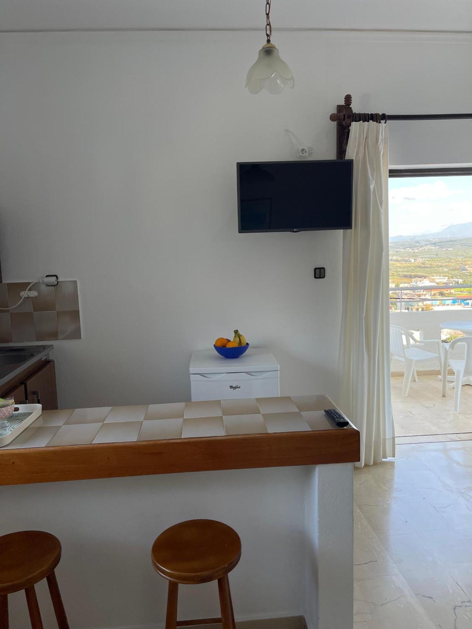 Aeolos Apartments Kolymbari Exterior photo