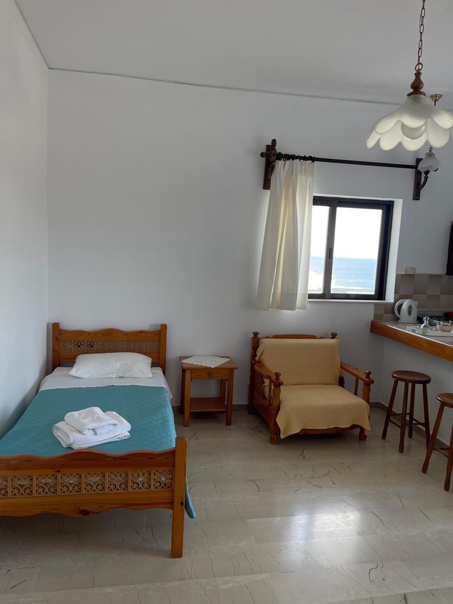 Aeolos Apartments Kolymbari Exterior photo
