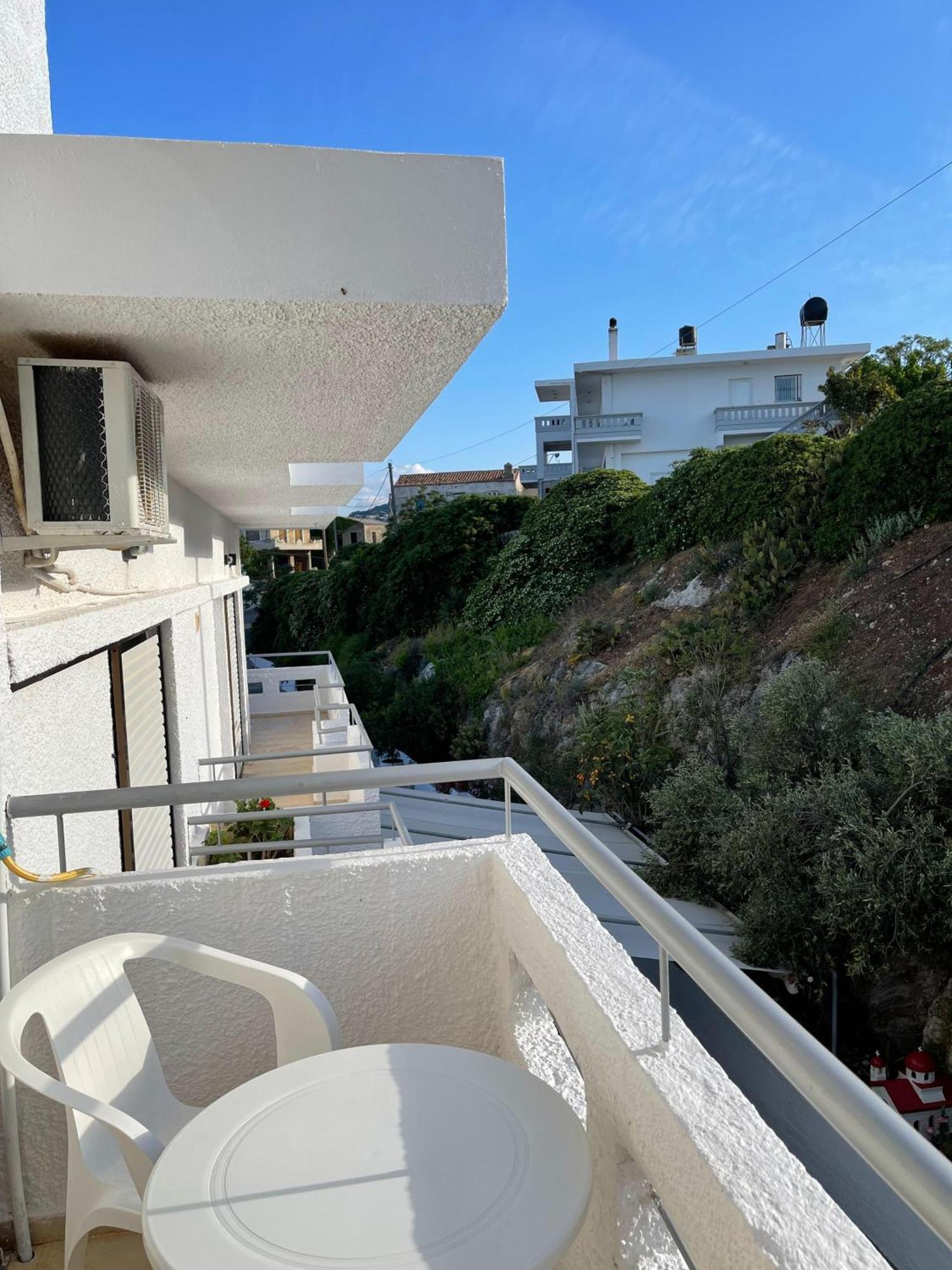 Aeolos Apartments Kolymbari Exterior photo