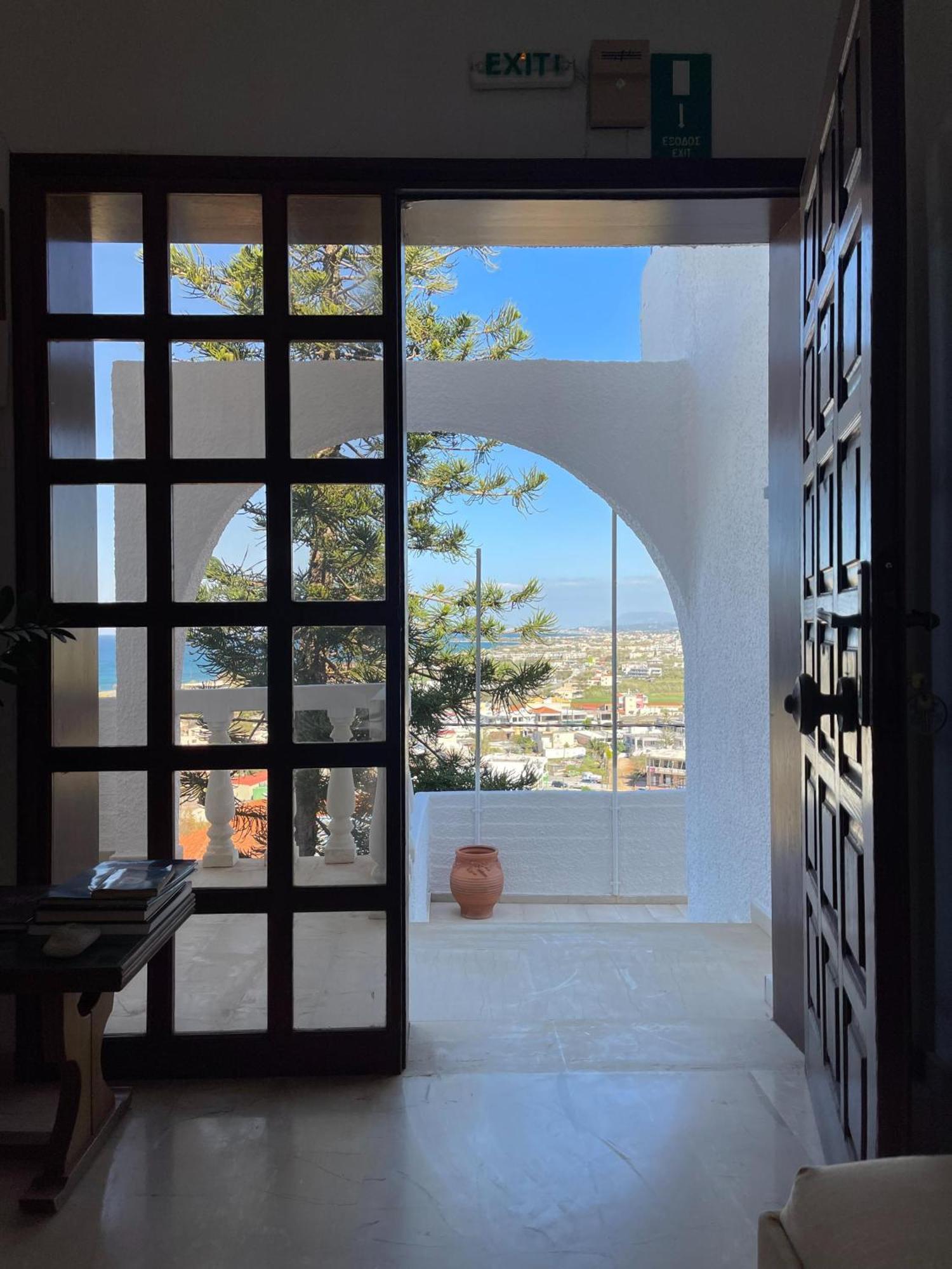 Aeolos Apartments Kolymbari Exterior photo