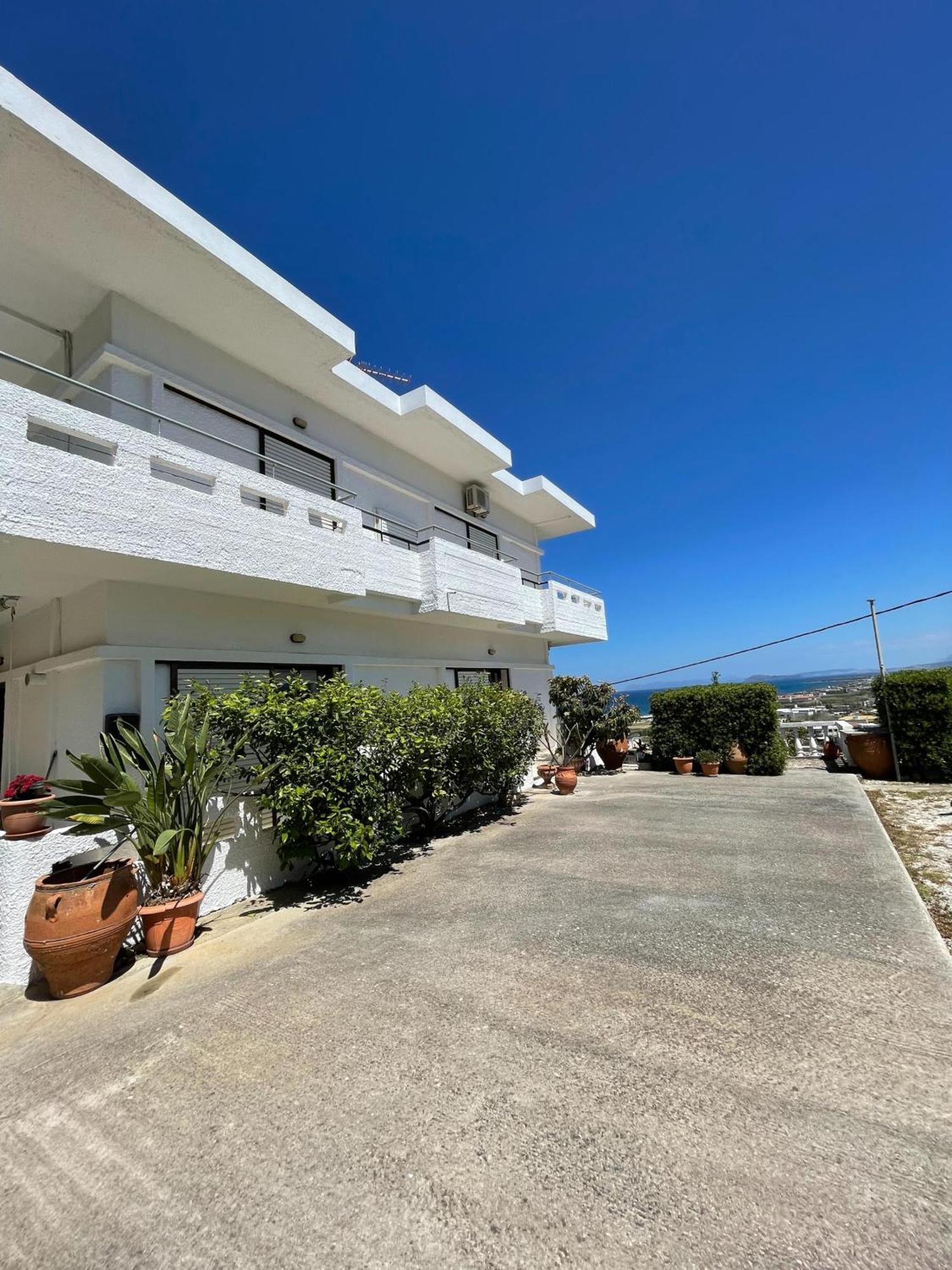 Aeolos Apartments Kolymbari Exterior photo