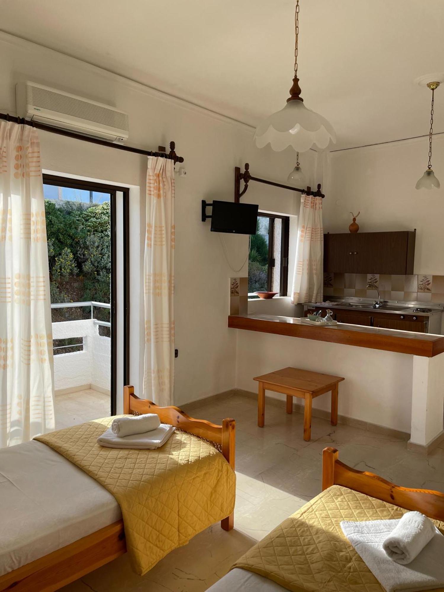 Aeolos Apartments Kolymbari Exterior photo