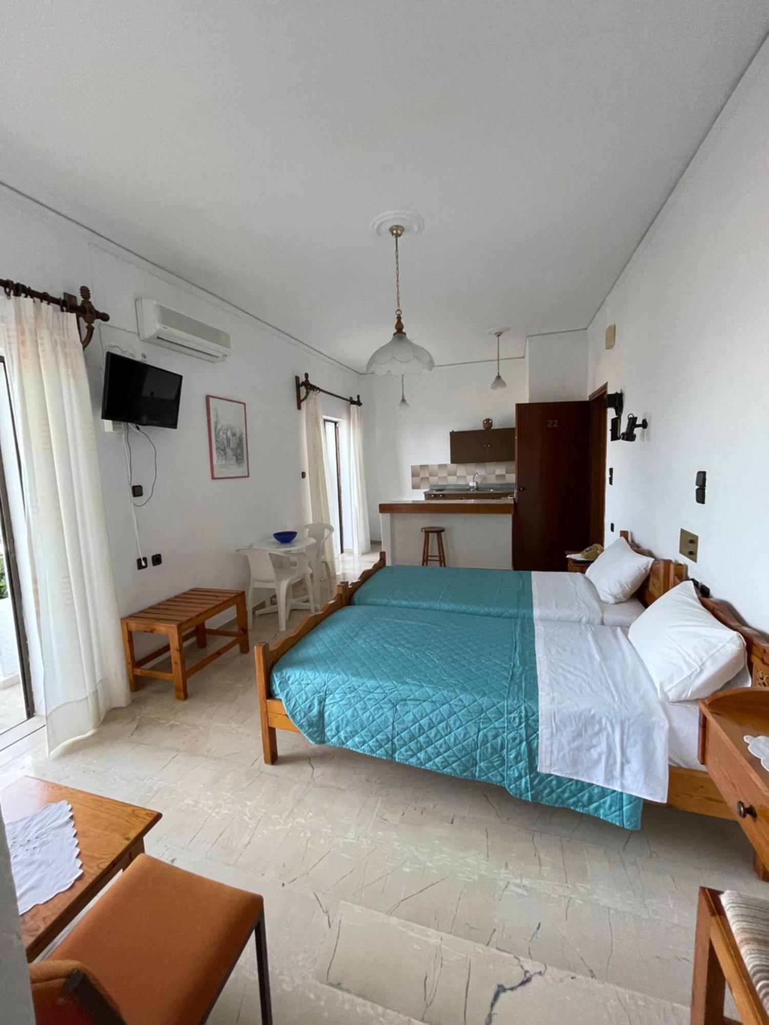 Aeolos Apartments Kolymbari Exterior photo